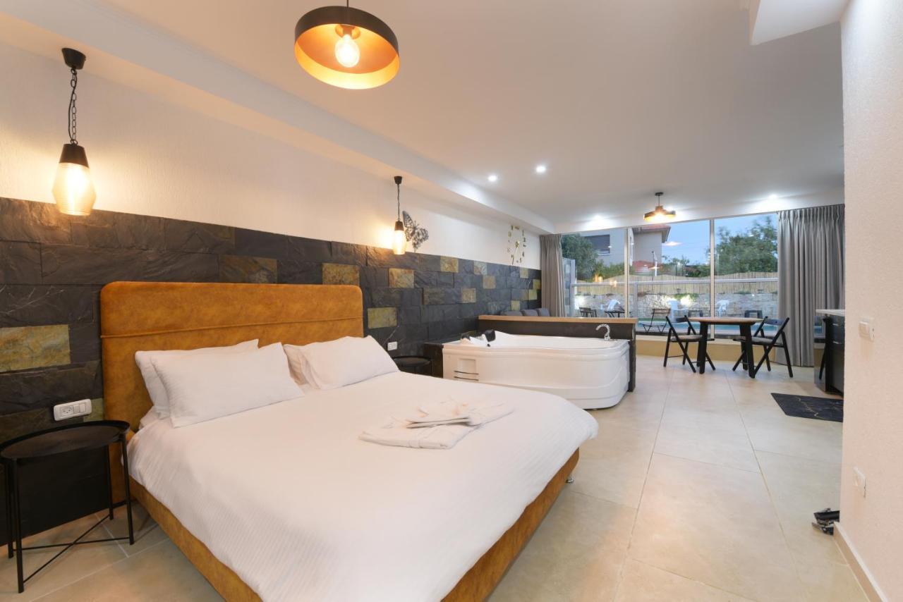 El Viso Verde Luxury Suites Had Nes Exterior photo