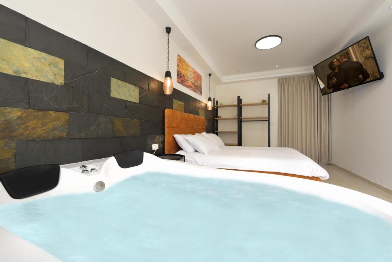 El Viso Verde Luxury Suites Had Nes Exterior photo